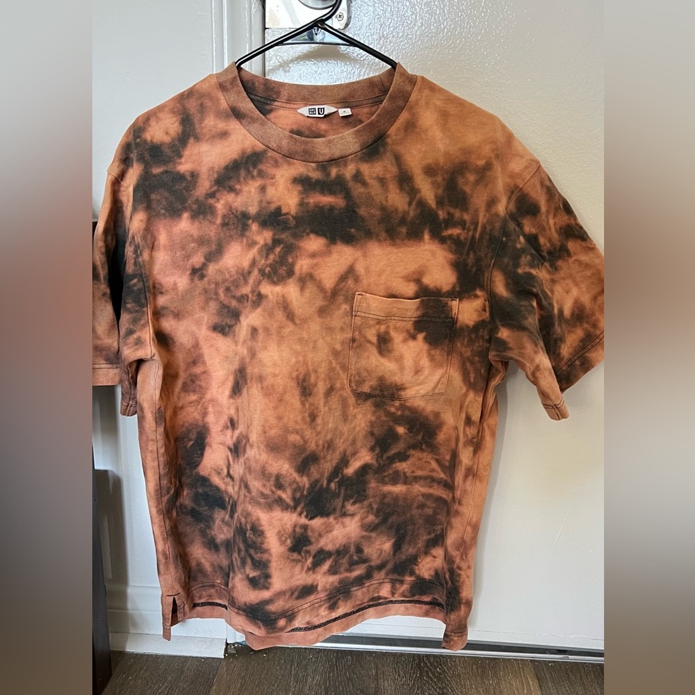 Uniqlo medium pocket t-shirt custom bleach dye